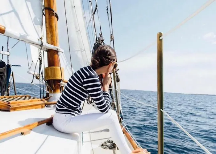 Готель волна